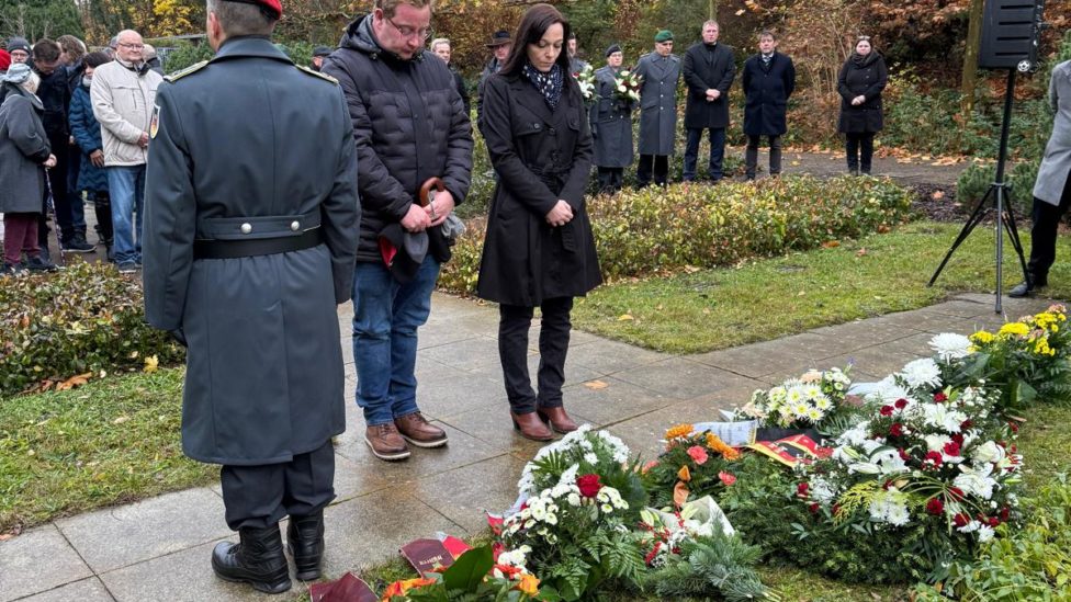 Kranzniederlegung zum Volkstrauertag